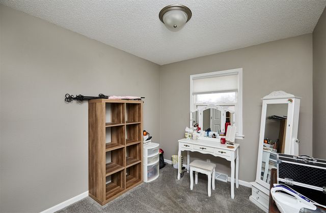 2607 E 38th Street, Des Moines, IA 50317