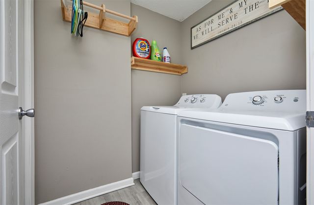 2607 E 38th Street, Des Moines, IA 50317