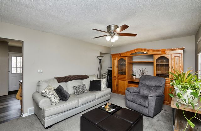 2607 E 38th Street, Des Moines, IA 50317