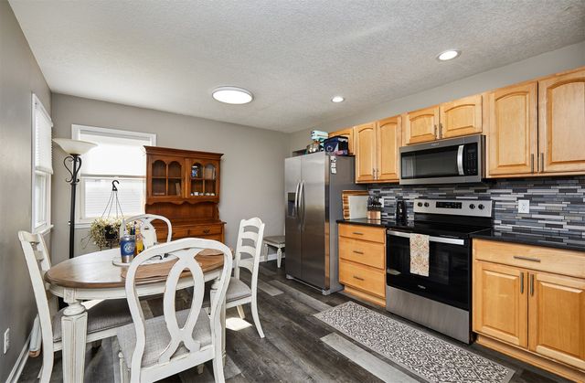 2607 E 38th Street, Des Moines, IA 50317