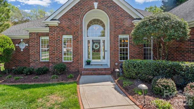 15746 Agincourt Drive, Huntersville, NC 28078