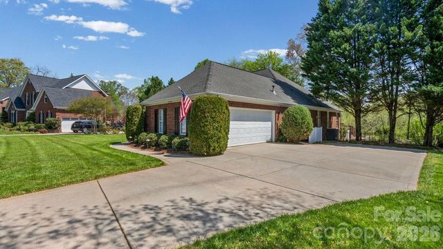 15746 Agincourt Drive, Huntersville, NC 28078