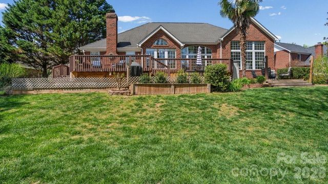 15746 Agincourt Drive, Huntersville, NC 28078