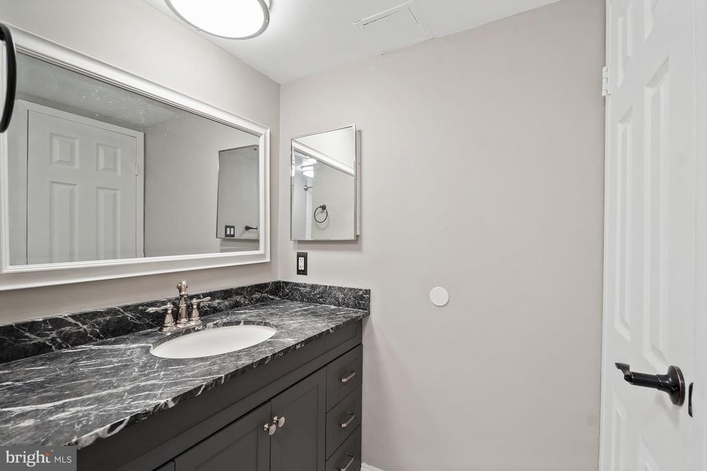 Image 19 of property listing at 8487 GREENBELT RD, Greenbelt, MD 20770