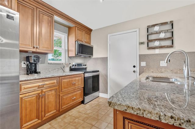 10137 MASON DIXON CIRCLE, Orlando, FL 32821