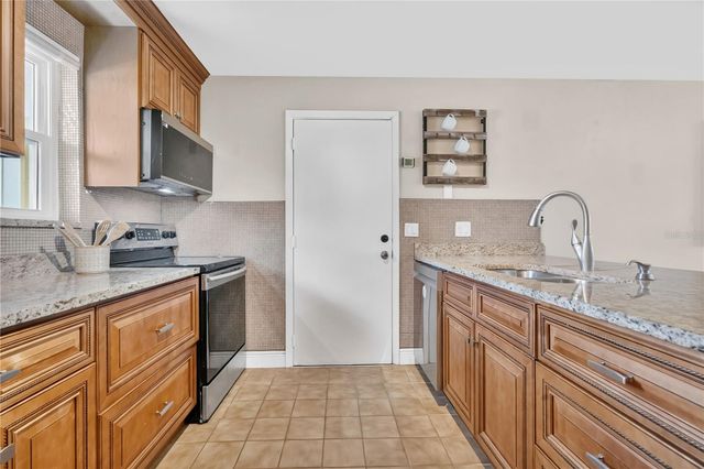 10137 MASON DIXON CIRCLE, Orlando, FL 32821