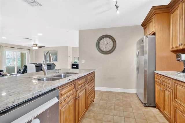 10137 MASON DIXON CIRCLE, Orlando, FL 32821