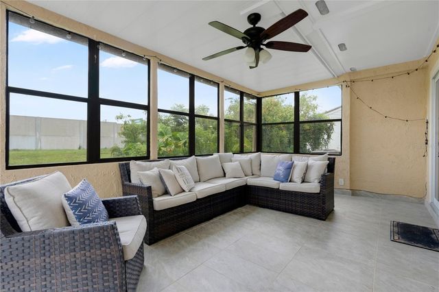 10137 MASON DIXON CIRCLE, Orlando, FL 32821