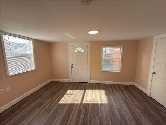 2514 W SAINT JOHN STREET, Tampa, FL 33607