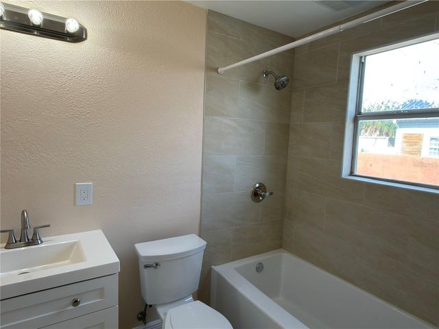2514 W SAINT JOHN STREET, Tampa, FL 33607