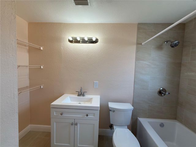 2514 W SAINT JOHN STREET, Tampa, FL 33607