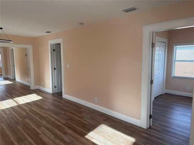 2514 W SAINT JOHN STREET, Tampa, FL 33607