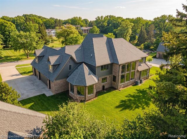 3080 Chickering Court, Bloomfield Hills, MI 48302