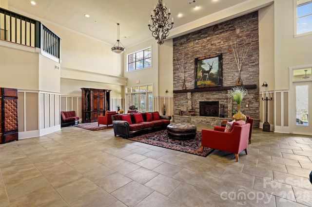 9 Kenilworth Knoll 207, Asheville, NC 28805