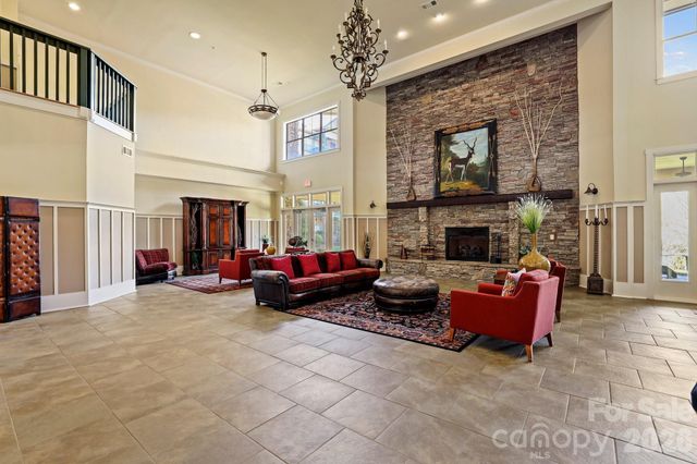 9 Kenilworth Knoll 207, Asheville, NC 28805