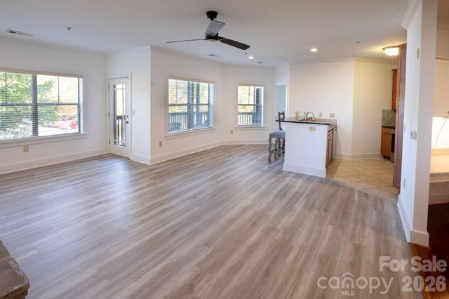 9 Kenilworth Knoll 207, Asheville, NC 28805