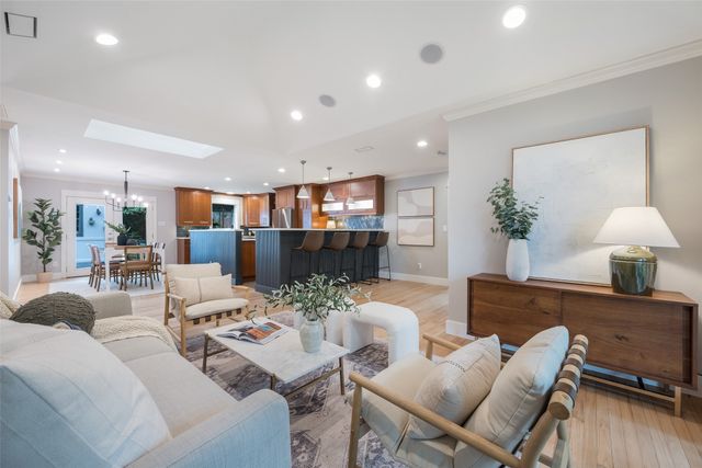 327 Bon Aire Drive, Dallas, TX 75218
