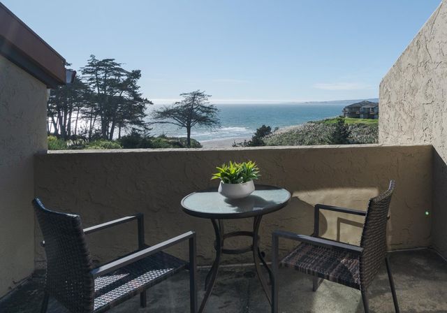 302 Seascape Resort Drive, Aptos, CA 95003