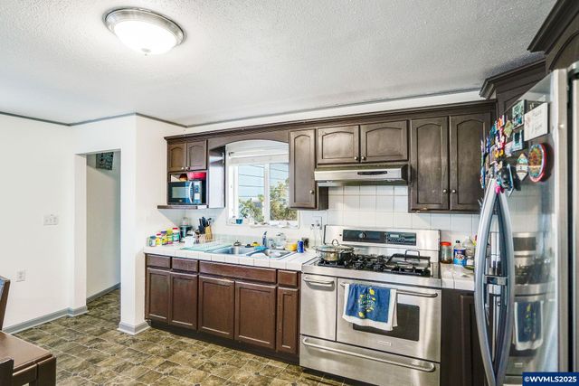 1500 George St, Woodburn, OR 97071