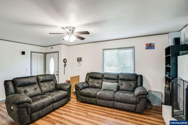 1500 George St, Woodburn, OR 97071