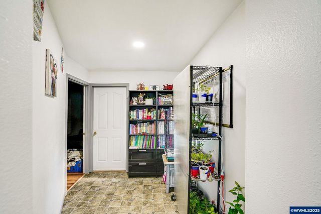 1500 George St, Woodburn, OR 97071