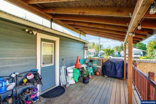 1500 George St, Woodburn, OR 97071