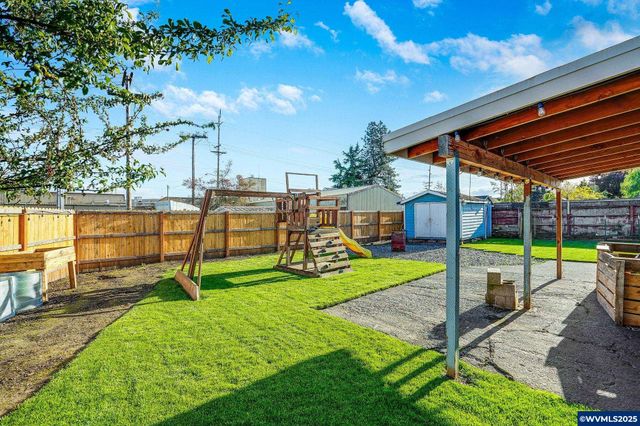 1500 George St, Woodburn, OR 97071