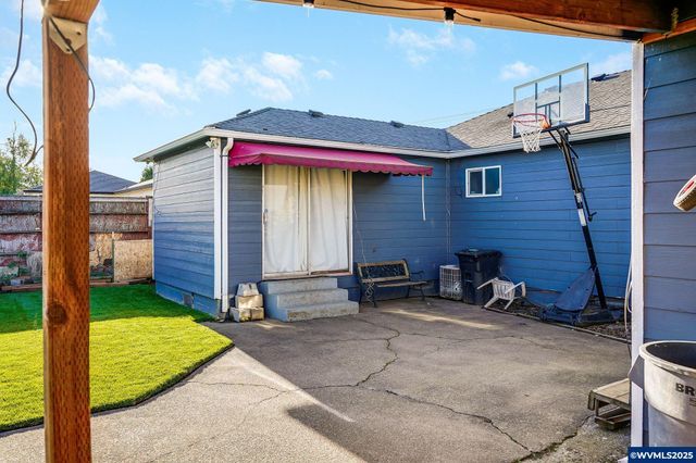 1500 George St, Woodburn, OR 97071