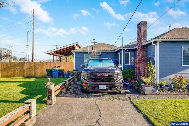 1500 George St, Woodburn, OR 97071