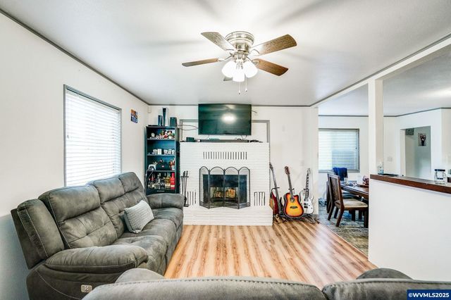 1500 George St, Woodburn, OR 97071