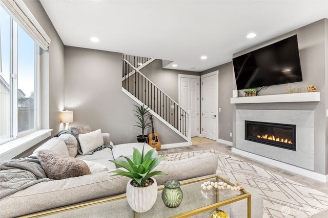 5664 157th Avenue Ct E, Sumner, WA 98390