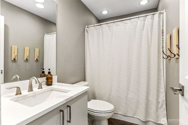 5664 157th Avenue Ct E, Sumner, WA 98390