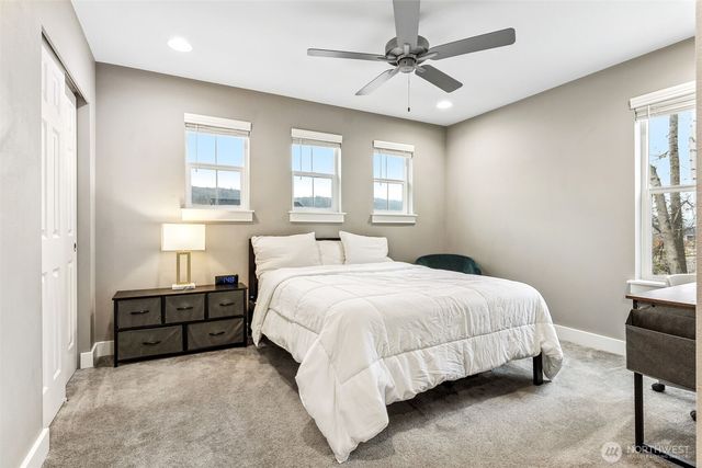 5664 157th Avenue Ct E, Sumner, WA 98390