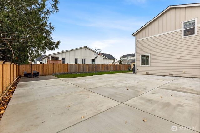 5664 157th Avenue Ct E, Sumner, WA 98390