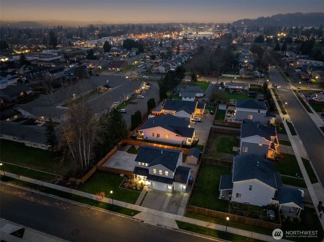 5664 157th Avenue Ct E, Sumner, WA 98390