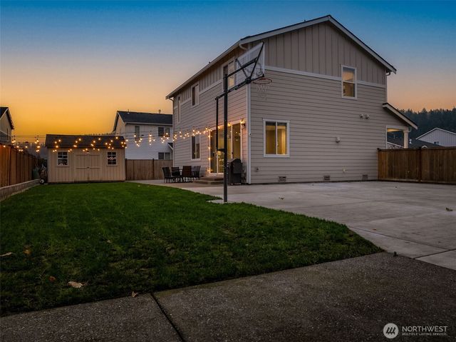 5664 157th Avenue Ct E, Sumner, WA 98390