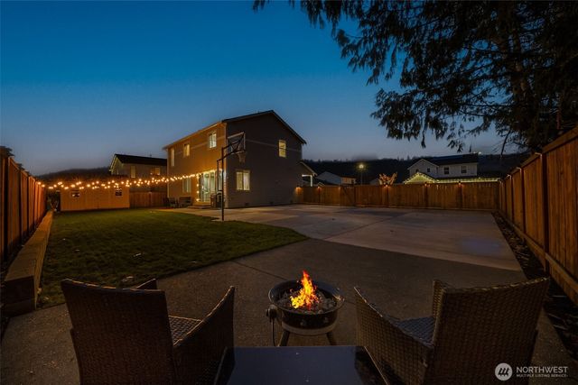 5664 157th Avenue Ct E, Sumner, WA 98390