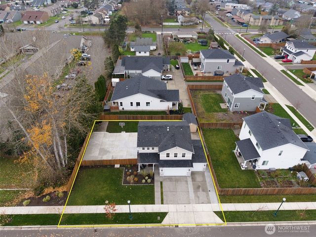 5664 157th Avenue Ct E, Sumner, WA 98390