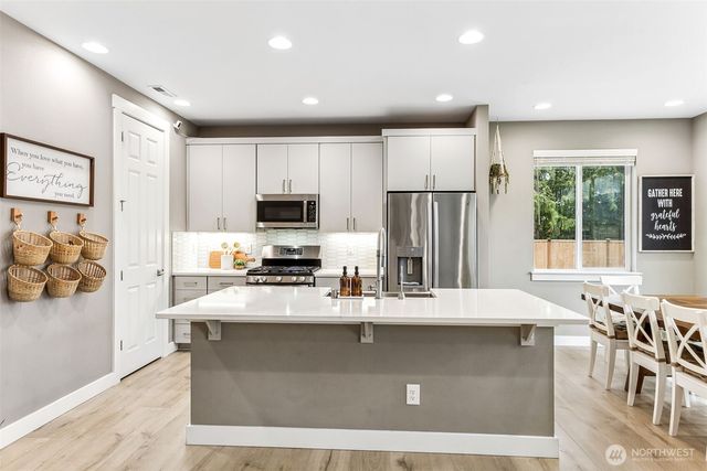 5664 157th Avenue Ct E, Sumner, WA 98390