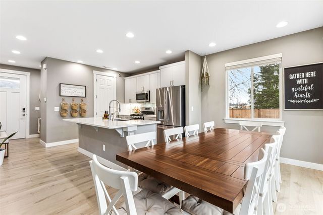 5664 157th Avenue Ct E, Sumner, WA 98390