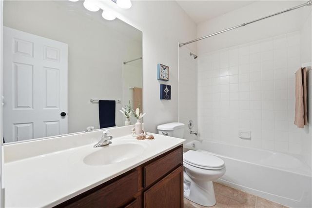 1251 SW Arbormill Terrace, Lee's Summit, MO 64082