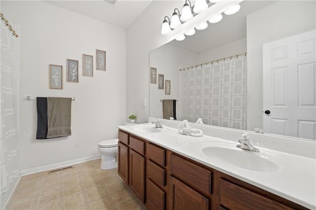 1251 SW Arbormill Terrace, Lee's Summit, MO 64082