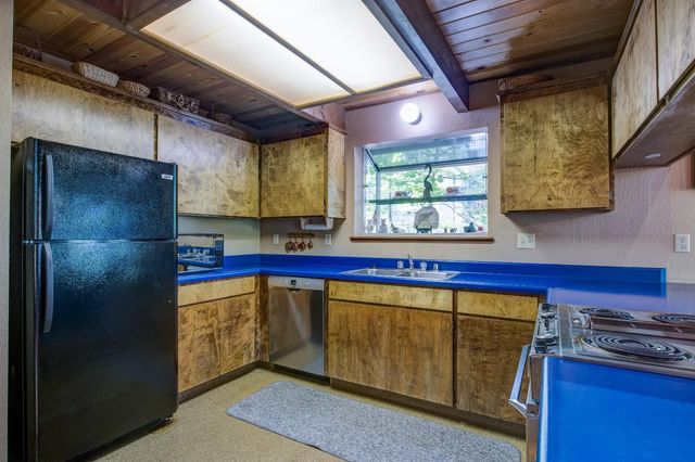 1138 Cypress Pt, Arnold, CA 95223