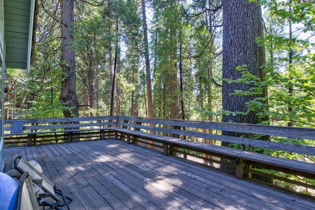 1138 Cypress Pt, Arnold, CA 95223