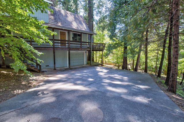 1138 Cypress Pt, Arnold, CA 95223