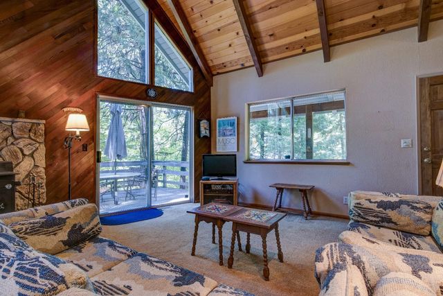 1138 Cypress Pt, Arnold, CA 95223