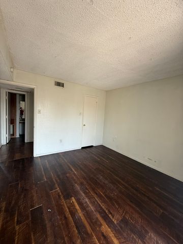 6050 Melody Lane 324, Dallas, TX 75231