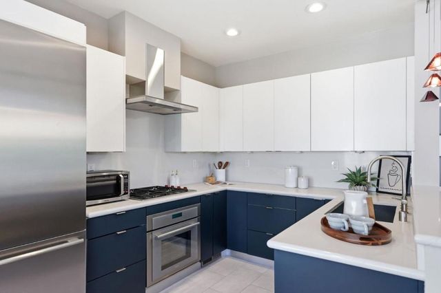 10 Creekside Lane, San Mateo, CA 94401