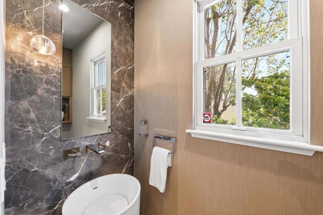 10 Creekside Lane, San Mateo, CA 94401