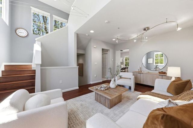 10 Creekside Lane, San Mateo, CA 94401